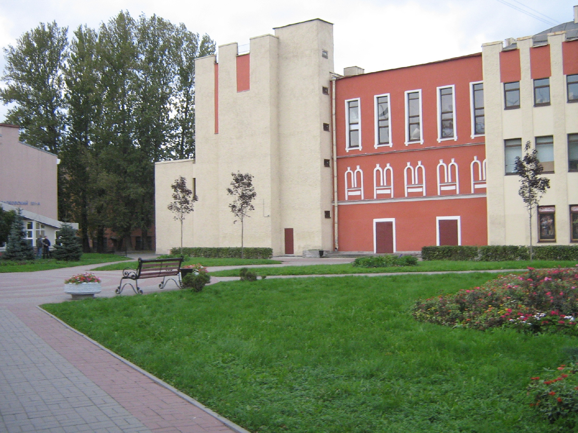Фото 1: Колмовский сад