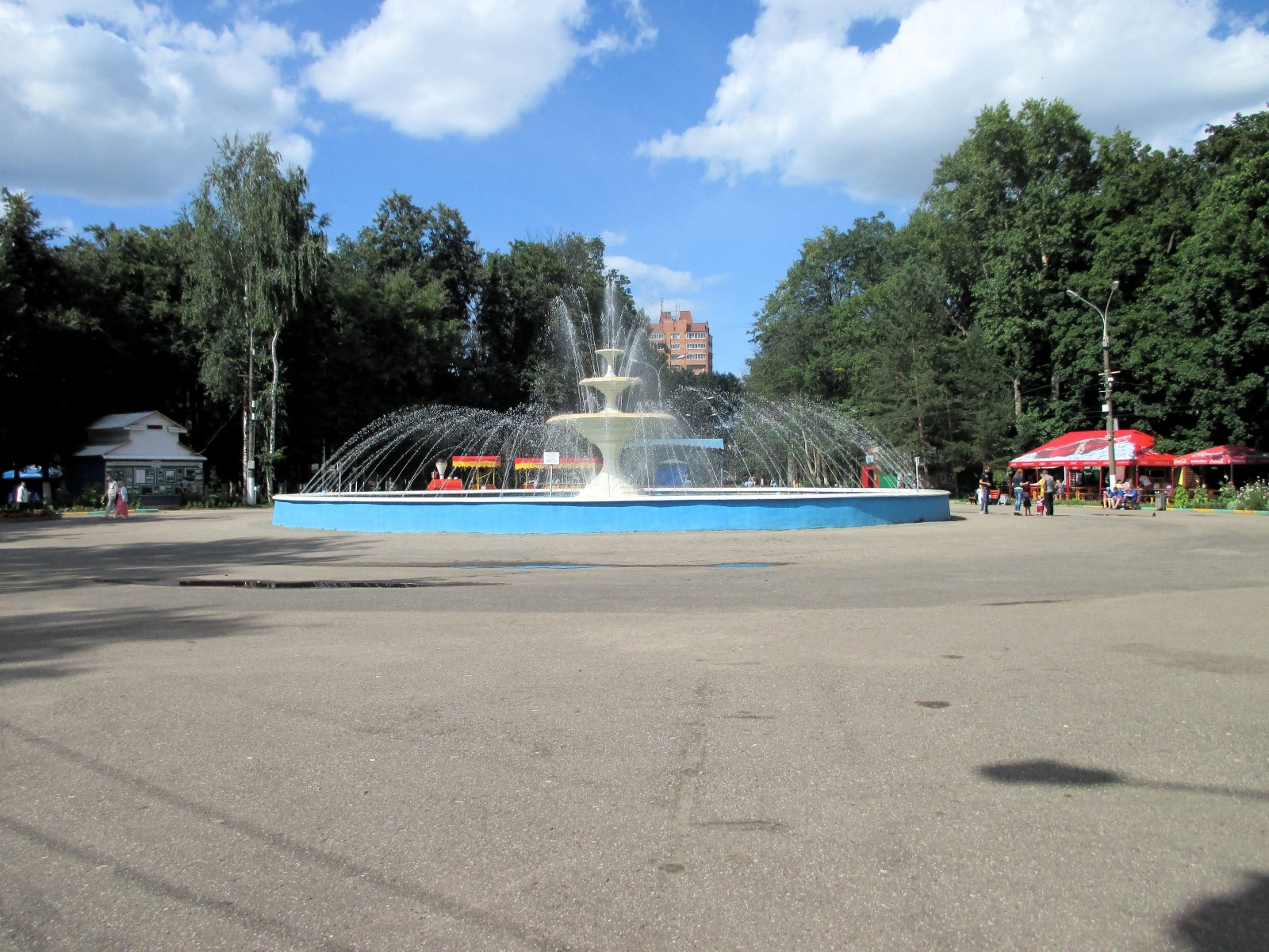 Фото 2: Автозаводский парк культуры и отдыха